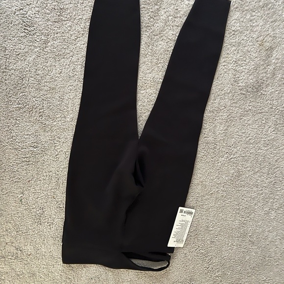 NWT lululemon athletica Black cut out Leggings - Picture 4 of 5